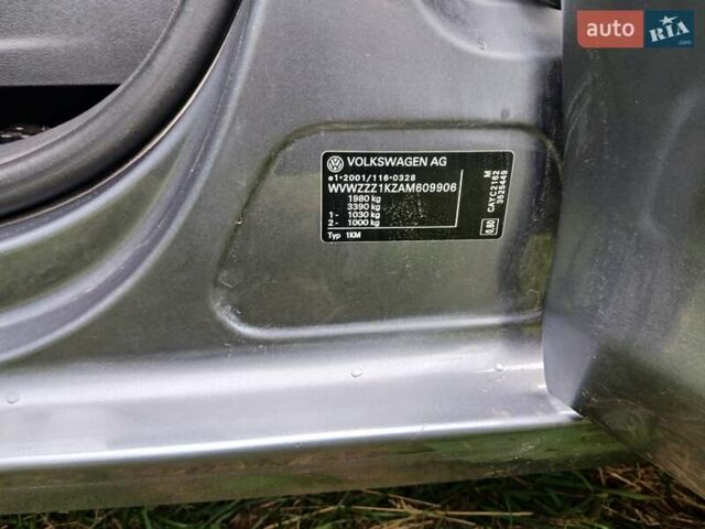 Серый Фольксваген Гольф, объемом двигателя 1.6 л и пробегом 260 тыс. км за 7400 $, фото 17 на Automoto.ua