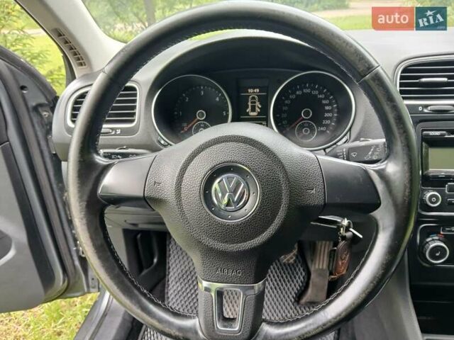 Серый Фольксваген Гольф, объемом двигателя 1.6 л и пробегом 260 тыс. км за 7400 $, фото 15 на Automoto.ua
