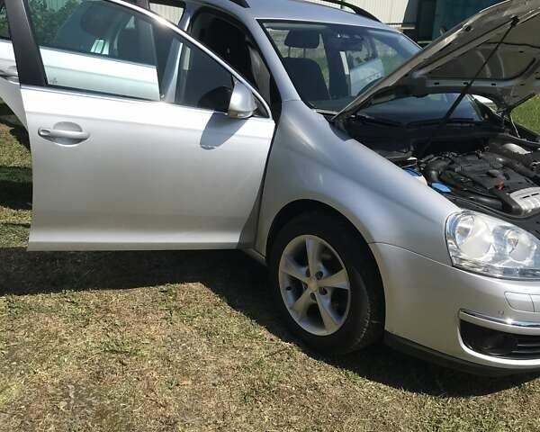 Серый Фольксваген Гольф, объемом двигателя 1.4 л и пробегом 131 тыс. км за 8800 $, фото 4 на Automoto.ua