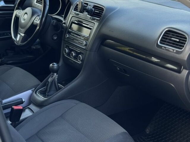 Серый Фольксваген Гольф, объемом двигателя 1.6 л и пробегом 270 тыс. км за 6900 $, фото 6 на Automoto.ua