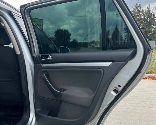 Серый Фольксваген Гольф, объемом двигателя 1.39 л и пробегом 330 тыс. км за 5999 $, фото 12 на Automoto.ua