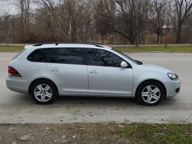 Серый Фольксваген Гольф, объемом двигателя 1.6 л и пробегом 280 тыс. км за 8000 $, фото 4 на Automoto.ua