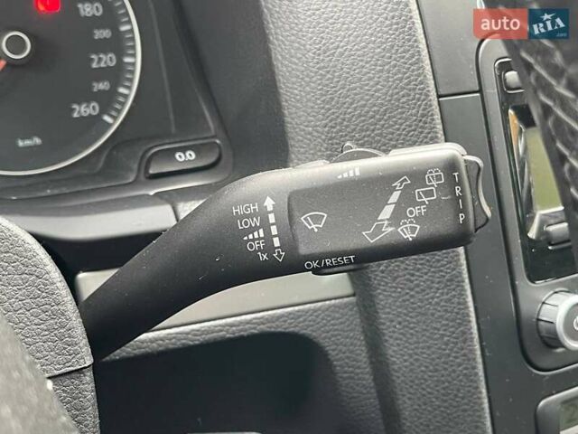 Серый Фольксваген Гольф, объемом двигателя 1.4 л и пробегом 214 тыс. км за 6200 $, фото 25 на Automoto.ua