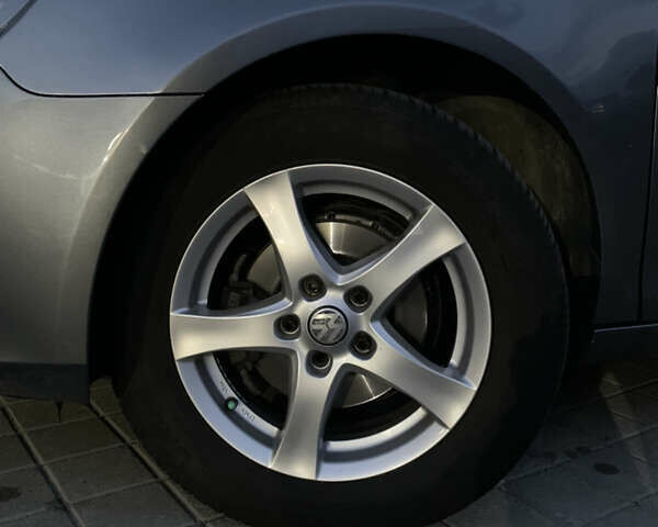 Серый Фольксваген Гольф, объемом двигателя 1.6 л и пробегом 320 тыс. км за 7350 $, фото 11 на Automoto.ua