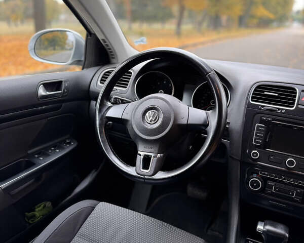 Сірий Фольксваген Гольф, об'ємом двигуна 1.39 л та пробігом 173 тис. км за 7800 $, фото 21 на Automoto.ua