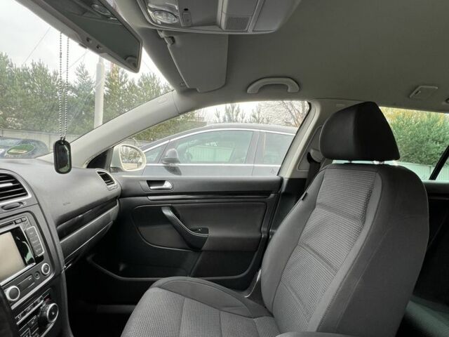 Серый Фольксваген Гольф, объемом двигателя 1.4 л и пробегом 230 тыс. км за 5500 $, фото 13 на Automoto.ua