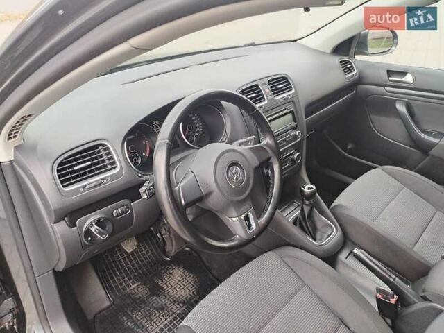 Серый Фольксваген Гольф, объемом двигателя 1.6 л и пробегом 253 тыс. км за 7700 $, фото 35 на Automoto.ua