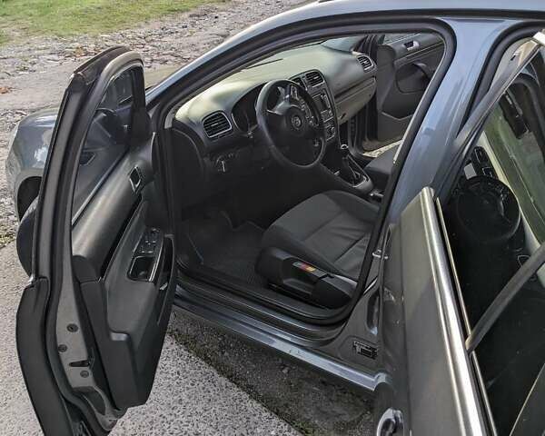 Сірий Фольксваген Гольф, об'ємом двигуна 1.6 л та пробігом 299 тис. км за 6550 $, фото 12 на Automoto.ua