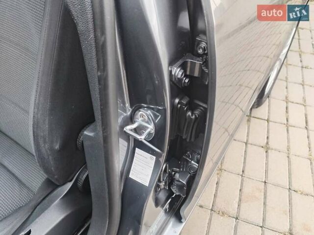 Серый Фольксваген Гольф, объемом двигателя 1.6 л и пробегом 253 тыс. км за 7700 $, фото 37 на Automoto.ua