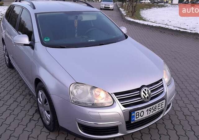 Серый Фольксваген Гольф, объемом двигателя 1.6 л и пробегом 370 тыс. км за 4900 $, фото 29 на Automoto.ua