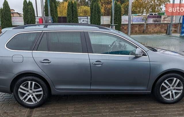 Серый Фольксваген Гольф, объемом двигателя 1.6 л и пробегом 351 тыс. км за 6500 $, фото 3 на Automoto.ua