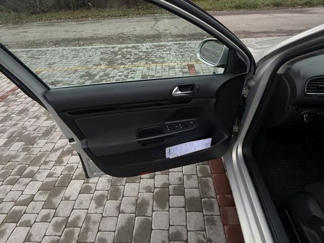 Серый Фольксваген Гольф, объемом двигателя 1.4 л и пробегом 193 тыс. км за 6299 $, фото 15 на Automoto.ua