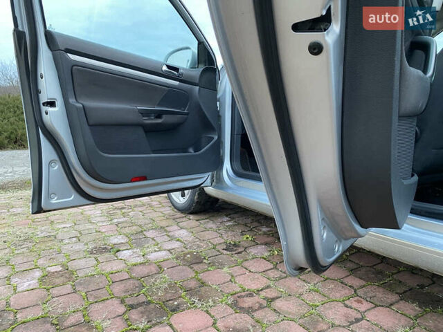 Серый Фольксваген Гольф, объемом двигателя 1.9 л и пробегом 343 тыс. км за 5900 $, фото 62 на Automoto.ua