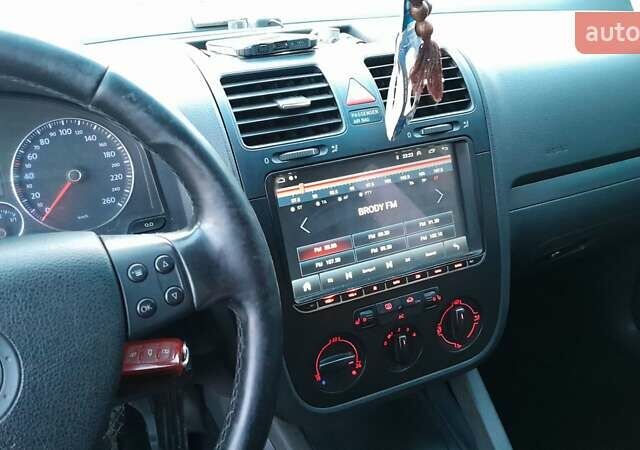 Серый Фольксваген Гольф, объемом двигателя 1.6 л и пробегом 370 тыс. км за 4900 $, фото 22 на Automoto.ua