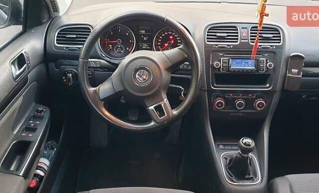 Сірий Фольксваген Гольф, об'ємом двигуна 2 л та пробігом 280 тис. км за 7500 $, фото 3 на Automoto.ua