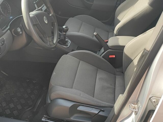 Сірий Фольксваген Гольф, об'ємом двигуна 2 л та пробігом 414 тис. км за 3000 $, фото 6 на Automoto.ua