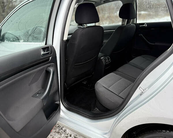 Серый Фольксваген Гольф, объемом двигателя 1.39 л и пробегом 173 тыс. км за 7700 $, фото 7 на Automoto.ua