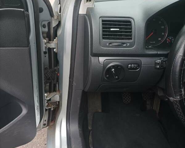 Серый Фольксваген Гольф, объемом двигателя 1.4 л и пробегом 175 тыс. км за 5300 $, фото 30 на Automoto.ua