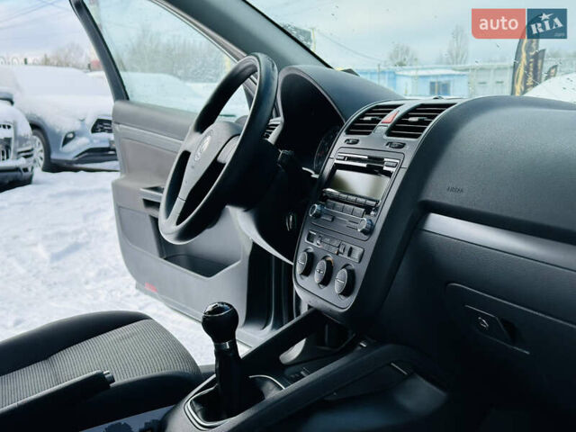 Серый Фольксваген Гольф, объемом двигателя 1.4 л и пробегом 168 тыс. км за 7600 $, фото 22 на Automoto.ua