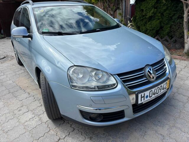 Серый Фольксваген Гольф, объемом двигателя 1.4 л и пробегом 220 тыс. км за 3506 $, фото 1 на Automoto.ua