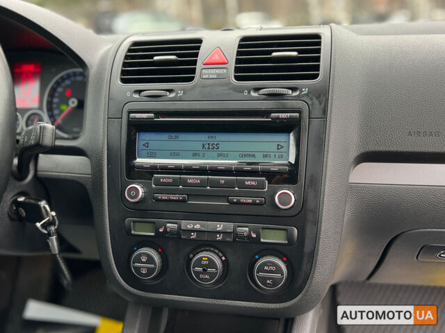 Сірий Фольксваген Гольф, об'ємом двигуна 1.4 л та пробігом 163 тис. км за 7500 $, фото 10 на Automoto.ua