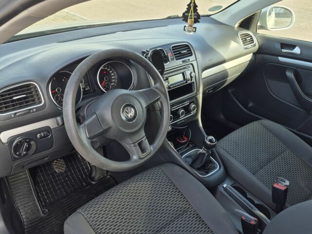 Серый Фольксваген Гольф, объемом двигателя 1.6 л и пробегом 342 тыс. км за 7000 $, фото 6 на Automoto.ua