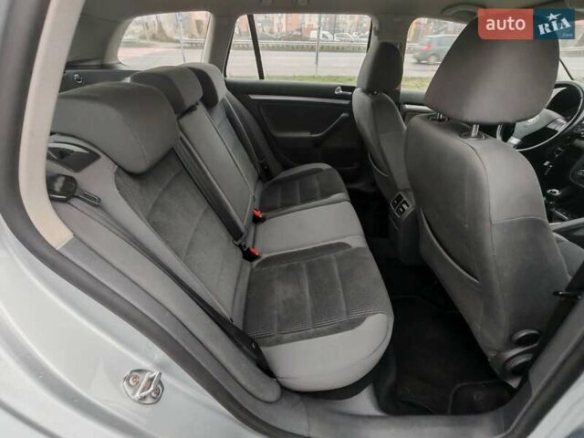 Серый Фольксваген Гольф, объемом двигателя 1.4 л и пробегом 245 тыс. км за 6200 $, фото 21 на Automoto.ua