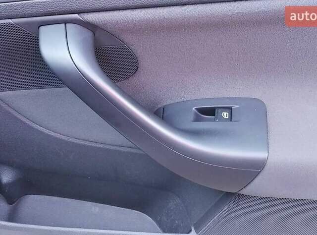 Серый Фольксваген Гольф, объемом двигателя 1.6 л и пробегом 222 тыс. км за 6799 $, фото 20 на Automoto.ua