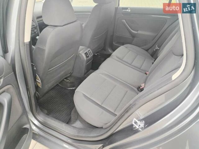 Серый Фольксваген Гольф, объемом двигателя 1.6 л и пробегом 253 тыс. км за 7700 $, фото 36 на Automoto.ua