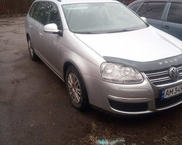 Серый Фольксваген Гольф, объемом двигателя 1.6 л и пробегом 260 тыс. км за 5999 $, фото 1 на Automoto.ua