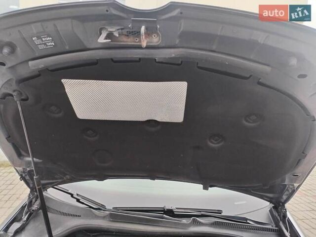 Серый Фольксваген Гольф, объемом двигателя 1.6 л и пробегом 253 тыс. км за 7700 $, фото 17 на Automoto.ua