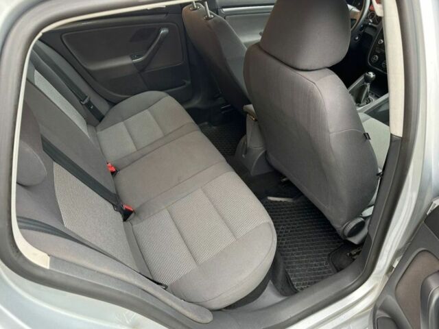 Серый Фольксваген Гольф, объемом двигателя 1.9 л и пробегом 299 тыс. км за 1500 $, фото 7 на Automoto.ua