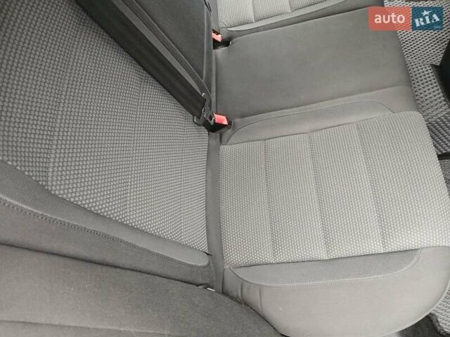 Серый Фольксваген Гольф, объемом двигателя 1.6 л и пробегом 260 тыс. км за 7400 $, фото 41 на Automoto.ua