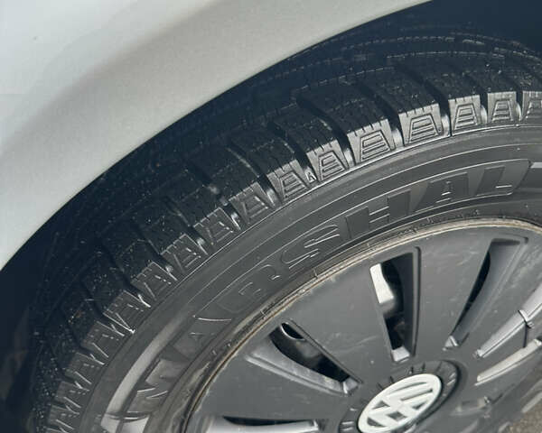 Фольксваген Гольф 2009 в Черкассах на Automoto.ua Серый Фольксваген Гольф, объемом двигателя 1.9 л и пробегом 221 тыс. км за 6950 $, фото 18 на Automoto.ua