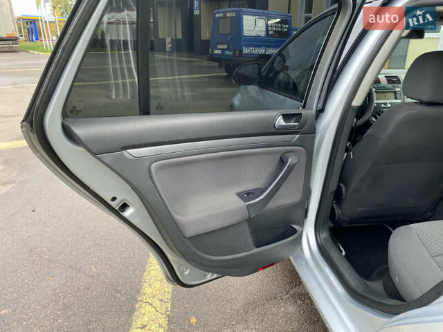 Сірий Фольксваген Гольф, об'ємом двигуна 1.6 л та пробігом 206 тис. км за 6750 $, фото 24 на Automoto.ua