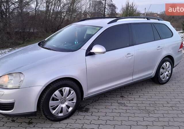 Серый Фольксваген Гольф, объемом двигателя 1.6 л и пробегом 370 тыс. км за 4900 $, фото 34 на Automoto.ua