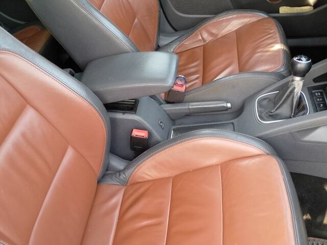 Серый Фольксваген Гольф, объемом двигателя 2 л и пробегом 370 тыс. км за 7000 $, фото 4 на Automoto.ua