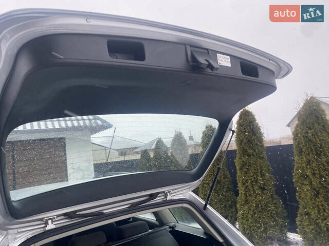 Серый Фольксваген Гольф, объемом двигателя 1.6 л и пробегом 213 тыс. км за 6100 $, фото 18 на Automoto.ua