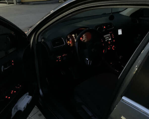 Серый Фольксваген Гольф, объемом двигателя 1.6 л и пробегом 320 тыс. км за 7350 $, фото 13 на Automoto.ua