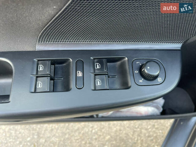 Серый Фольксваген Гольф, объемом двигателя 1.6 л и пробегом 342 тыс. км за 7200 $, фото 14 на Automoto.ua