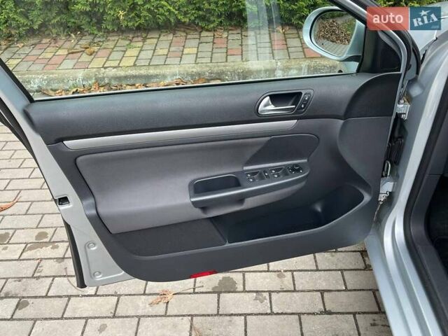 Серый Фольксваген Гольф, объемом двигателя 1.4 л и пробегом 214 тыс. км за 6200 $, фото 14 на Automoto.ua
