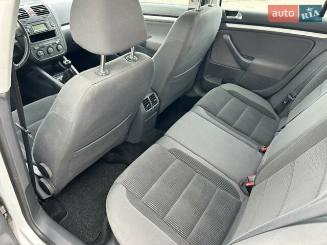 Серый Фольксваген Гольф, объемом двигателя 1.4 л и пробегом 172 тыс. км за 5100 $, фото 7 на Automoto.ua