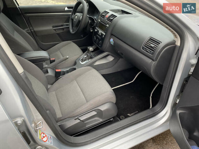Сірий Фольксваген Гольф, об'ємом двигуна 1.6 л та пробігом 206 тис. км за 6750 $, фото 14 на Automoto.ua