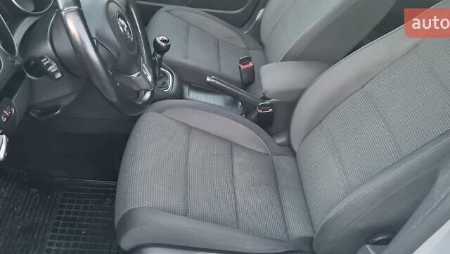 Серый Фольксваген Гольф, объемом двигателя 1.39 л и пробегом 114 тыс. км за 5950 $, фото 12 на Automoto.ua