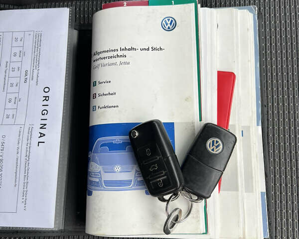 Серый Фольксваген Гольф, объемом двигателя 1.6 л и пробегом 218 тыс. км за 5850 $, фото 67 на Automoto.ua