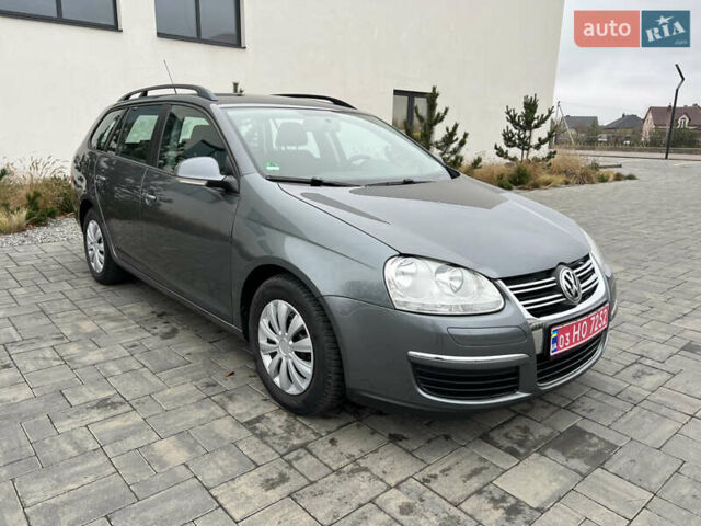 Серый Фольксваген Гольф, объемом двигателя 1.6 л и пробегом 218 тыс. км за 5850 $, фото 20 на Automoto.ua