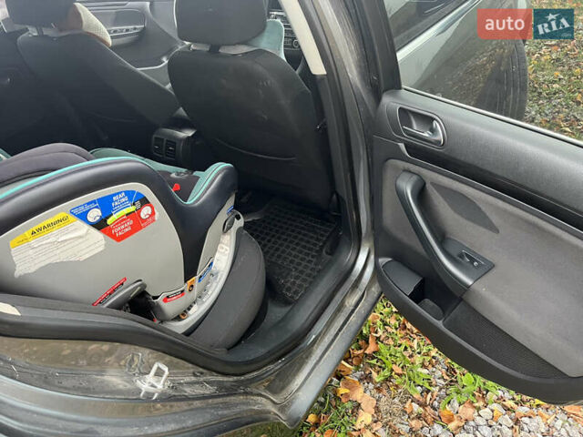 Фольксваген Гольф 2009 в Виннице на Automoto.ua Серый Фольксваген Гольф, объемом двигателя 1.6 л и пробегом 283 тыс. км за 7200 $, фото 8 на Automoto.ua