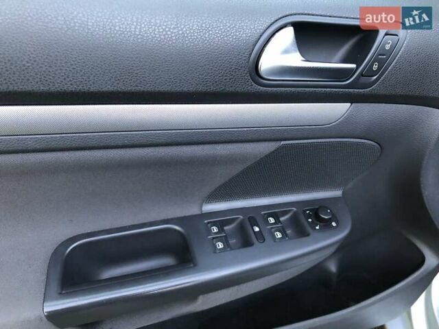 Фольксваген Гольф 2009 в Ужгороде на Automoto.ua Серый Фольксваген Гольф, объемом двигателя 1.39 л и пробегом 183 тыс. км за 6200 $, фото 21 на Automoto.ua