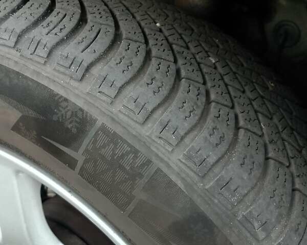 Серый Фольксваген Гольф, объемом двигателя 1.4 л и пробегом 237 тыс. км за 7500 $, фото 24 на Automoto.ua