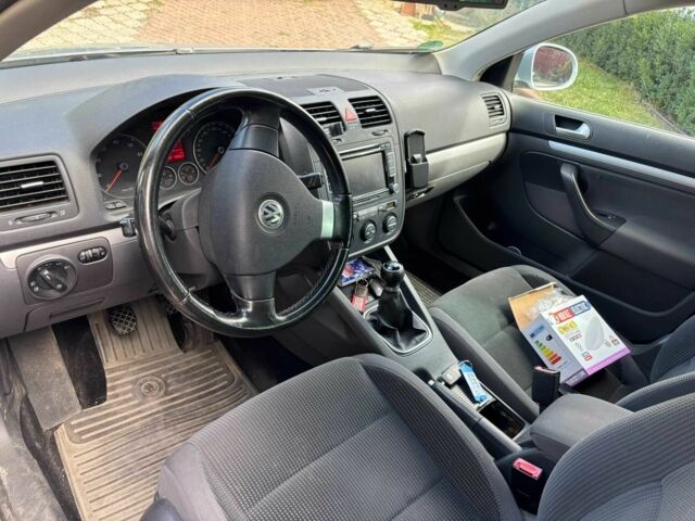 Серый Фольксваген Гольф, объемом двигателя 1.4 л и пробегом 220 тыс. км за 3506 $, фото 3 на Automoto.ua